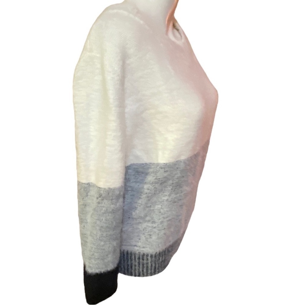 Fate Formosa Color Block Fuzzy Pullover Size M Wh… - image 2